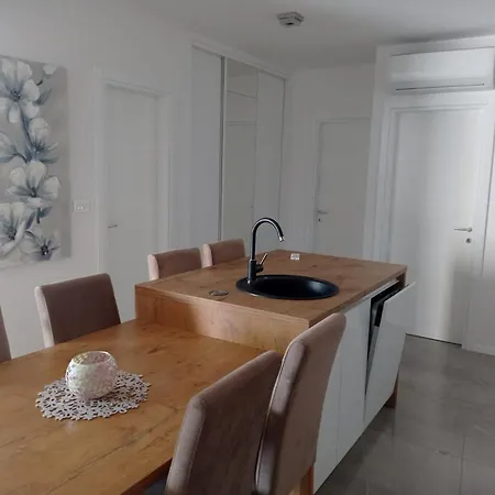 Apartamento Kuraja Trogir