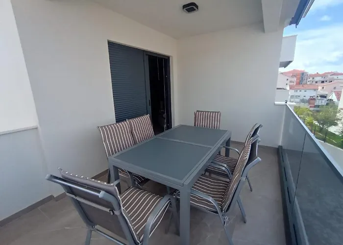 Ray Holiday Apartment Апартаменты Трогир